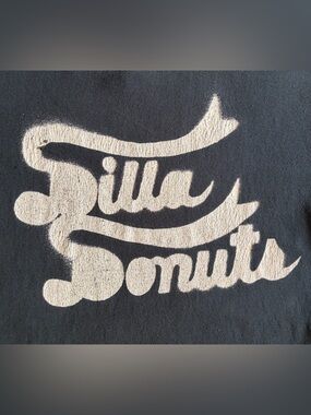 Stones Throw Records J Dilla Donuts T-Shirt

Size Medium